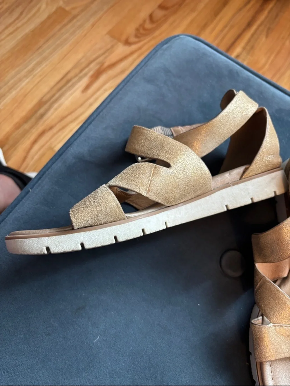 Sofft Metallic Gold Strappy Comfort Sandals - Picture 8 of 8